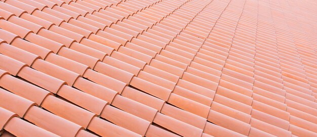 Blog 285 Avantajele unui acoperiș din țiglă ceramică vs. țiglă metalică