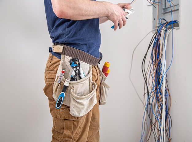 Acasă 28 De ce este importantă o bună execuție a instalației electrice?