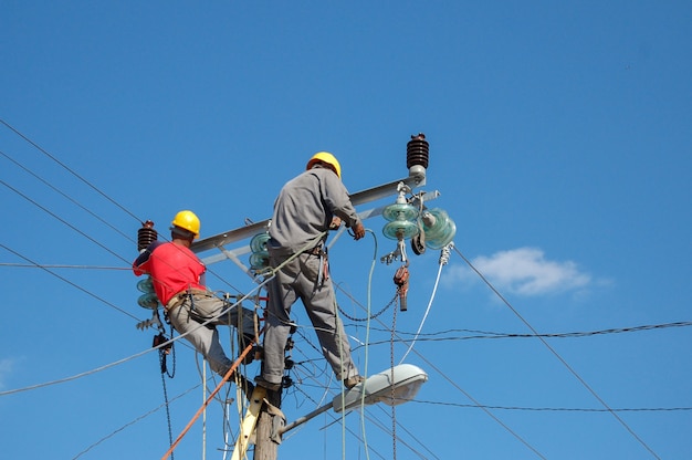 Construcții Civile 31 Ce trebuie să știi despre racordarea casei la utilități?