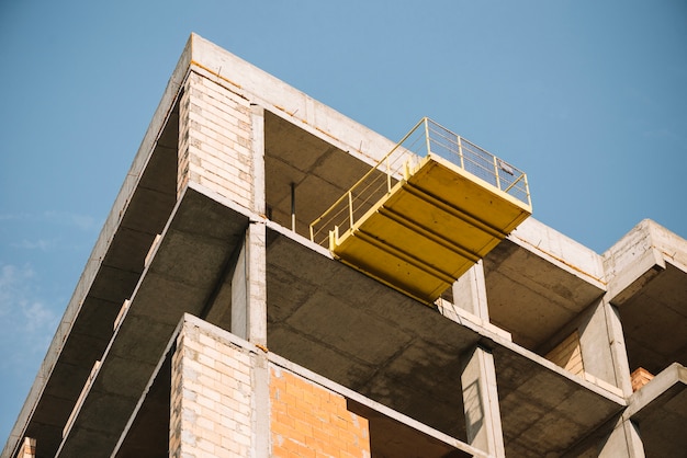 Construcții Industriale 29 Ce trebuie să știi despre structurile de închidere din panouri sandwich?