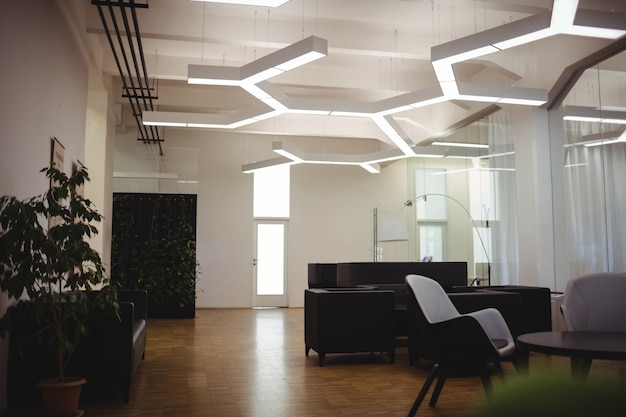Acasă 50 Cum să alegi corect iluminatul pentru a pune în valoare finisajele interioare?